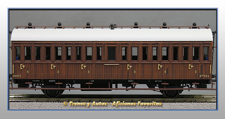Coche pasajeros Serie 1678/1835 Bfhv-654 - Norte