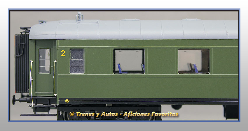 Coche pasajeros Serie 1600 BB-1602 - Renfe