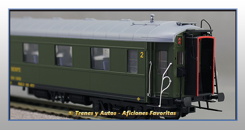 Coche pasajeros Serie 1600 BB-1602 - Renfe