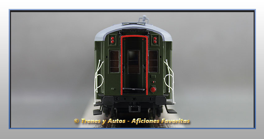 Coche pasajeros Serie 1600 BB-1615 - Renfe