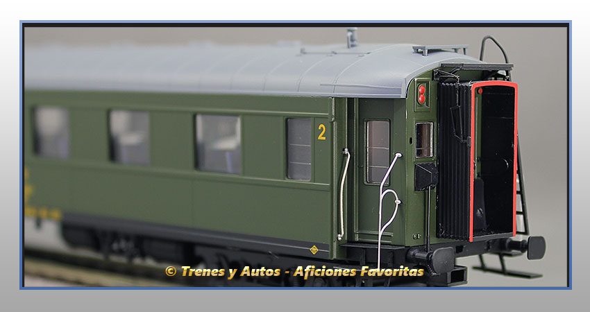 Coche pasajeros Serie 1600 BB-1615 - Renfe