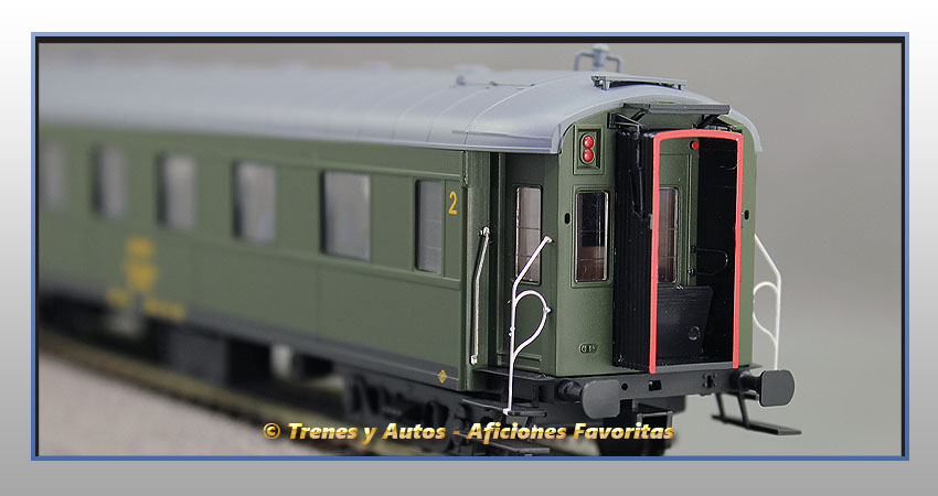Coche pasajeros Serie 1600 BB-1611 - Renfe