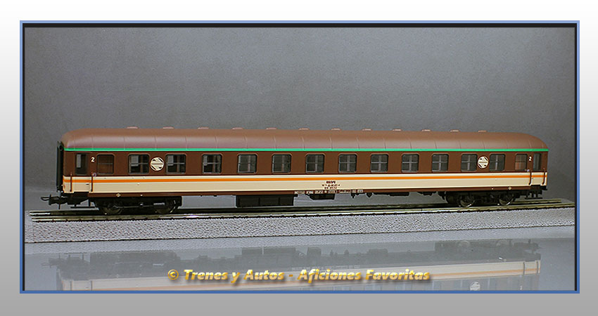 Coche pasajeros Serie 8500 "Estrella" BB-8532 - Renfe
