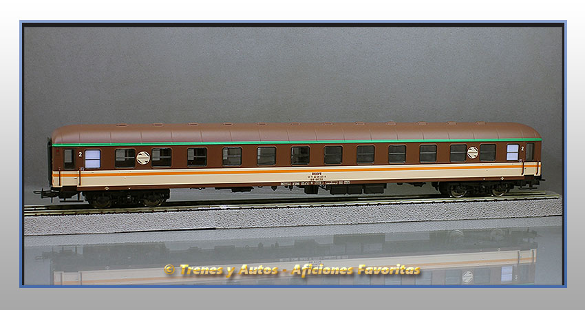 Coche pasajeros Serie 8500 "Estrella" BB-8532 - Renfe