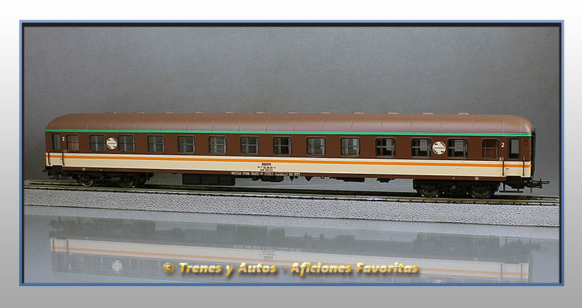 Coche pasajeros Serie 8500 "Estrella" BB-8532 - Renfe
