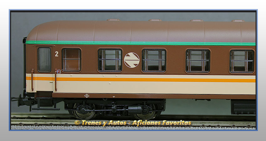 Coche pasajeros Serie 8500 "Estrella" BB-8532 - Renfe