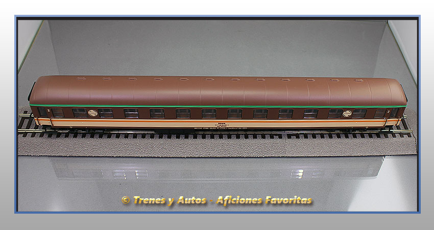 Coche pasajeros Serie 8500 "Estrella" BB-8532 - Renfe