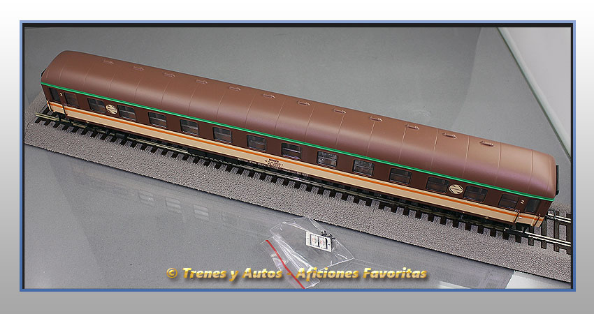 Coche pasajeros Serie 8500 "Estrella" BB-8532 - Renfe