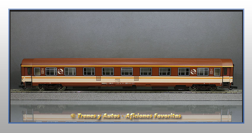 Coche pasajeros Serie 10000 "Estrella" AA-10036 - Renfe