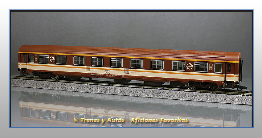 Coche pasajeros Serie 10000 "Estrella" AA-10036 - Renfe