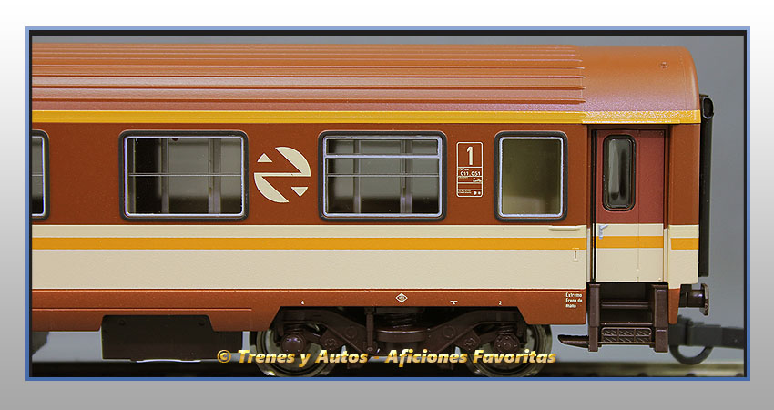 Coche pasajeros Serie 10000 "Estrella" AA-10036 - Renfe