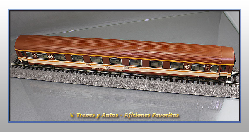 Coche pasajeros Serie 10000 "Estrella" AA-10036 - Renfe