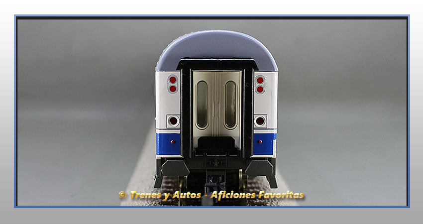 Coche pasajeros Serie 10000 "Largo recorrido" AA-10035 - Renfe