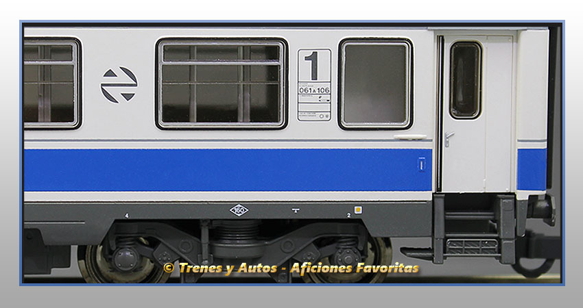 Coche pasajeros Serie 10000 "Largo recorrido" AA-10035 - Renfe