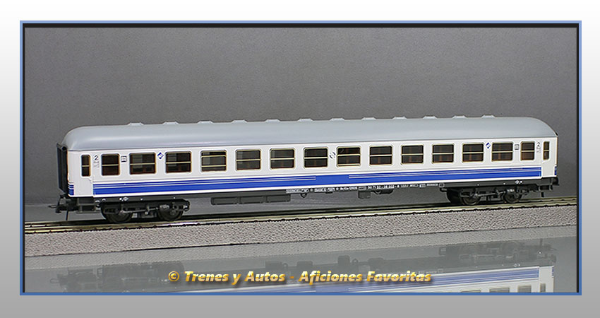 Coche pasajeros Serie 10000 Bc10x-12605 "Danone" - Renfe