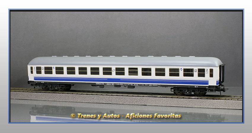 Coche pasajeros Serie 10000 Bc10x-12605 "Danone" - Renfe
