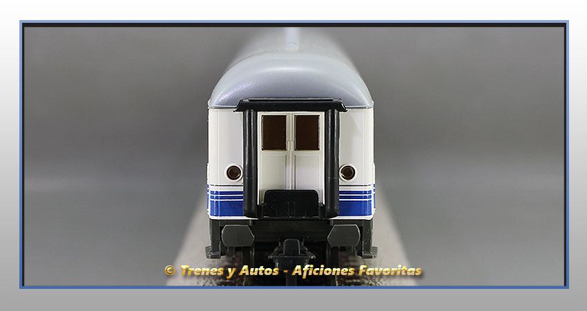 Coche pasajeros Serie 10000 Bc10x-12605 "Danone" - Renfe