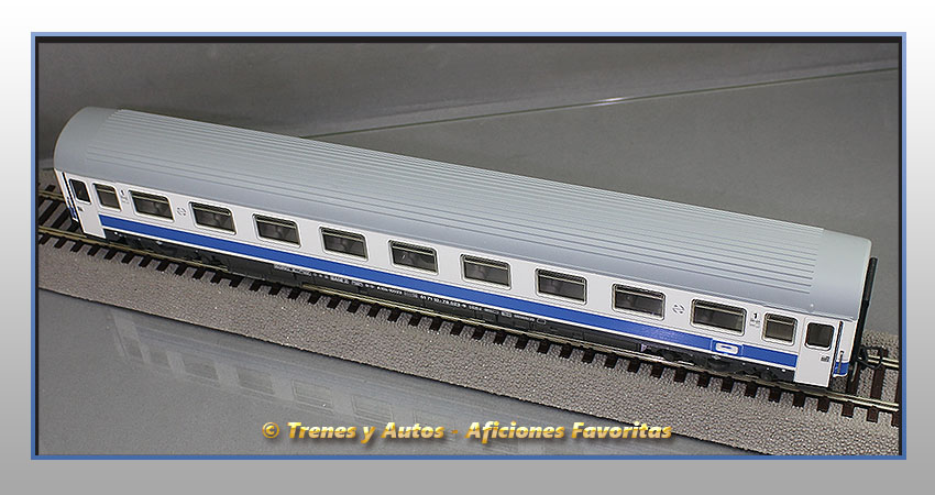 Coche pasajeros Serie 10000 A10x-10023 "Danone" - Renfe