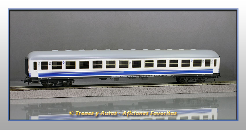 Coche pasajeros Serie 10000 Bc10x-12613 "Danone" - Renfe