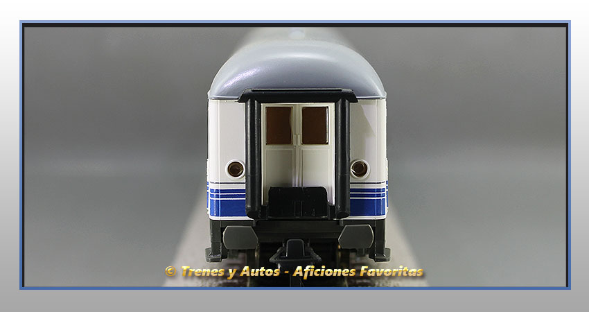 Coche pasajeros Serie 10000 Bc10x-12613 "Danone" - Renfe
