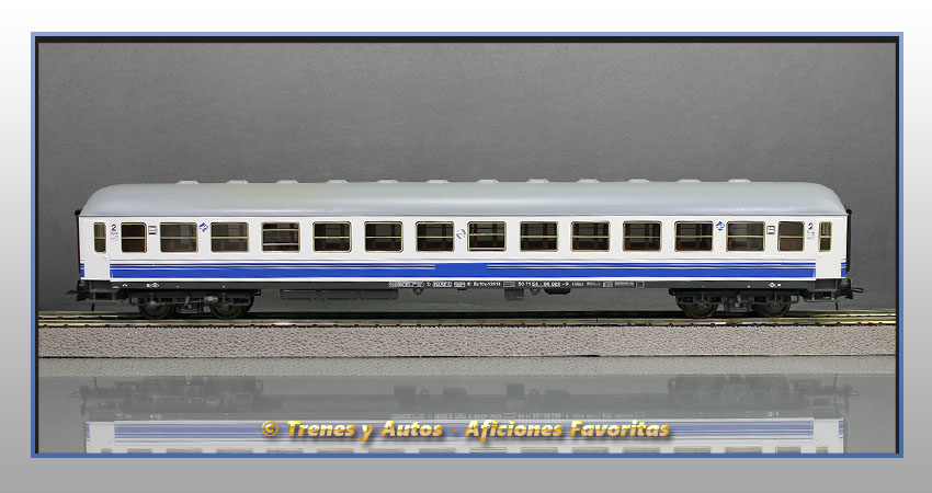 Coche pasajeros Serie 10000 Bc10x-12613 "Danone" - Renfe