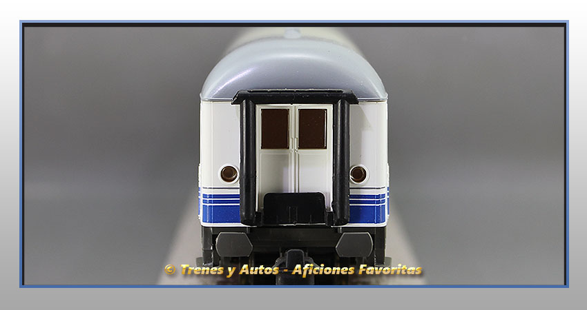 Coche pasajeros Serie 10000 Bc10x-12613 "Danone" - Renfe