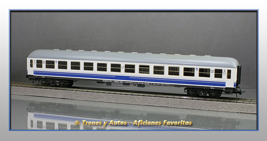 Coche pasajeros Serie 10000 Bc10x-12613 "Danone" - Renfe