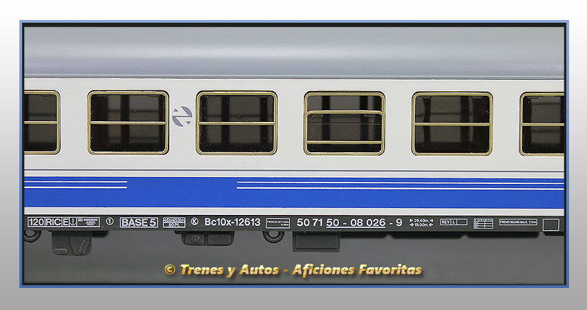 Coche pasajeros Serie 10000 Bc10x-12613 "Danone" - Renfe