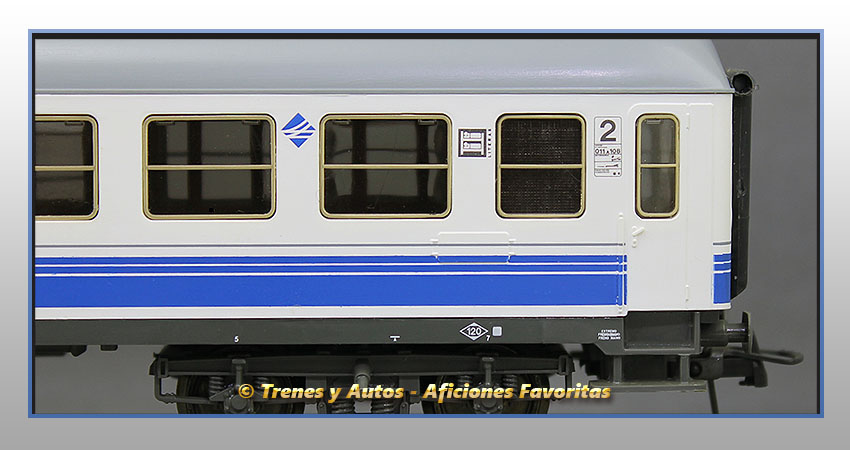Coche pasajeros Serie 10000 Bc10x-12613 "Danone" - Renfe