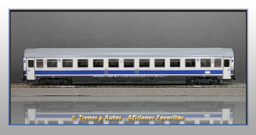 Coche pasajeros Serie 10000 A8lv-10503 "Danone" - Renfe