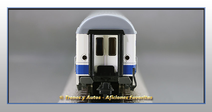 Coche pasajeros Serie 10000 A8lv-10503 "Danone" - Renfe