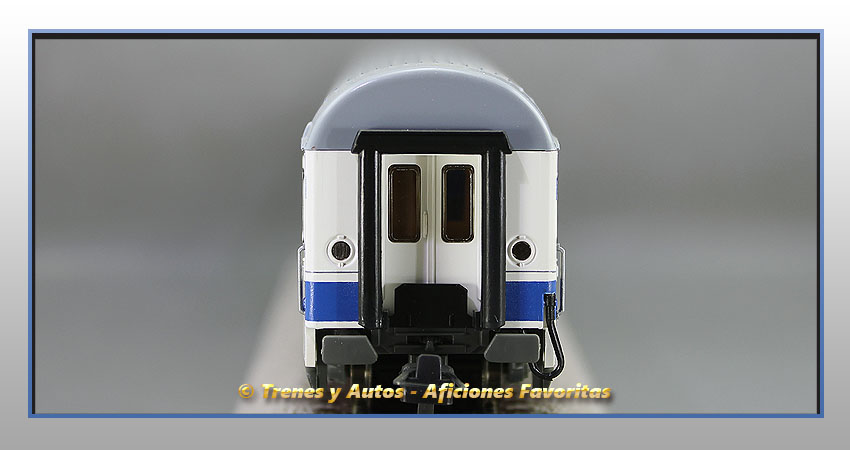 Coche pasajeros Serie 10000 A8lv-10503 "Danone" - Renfe