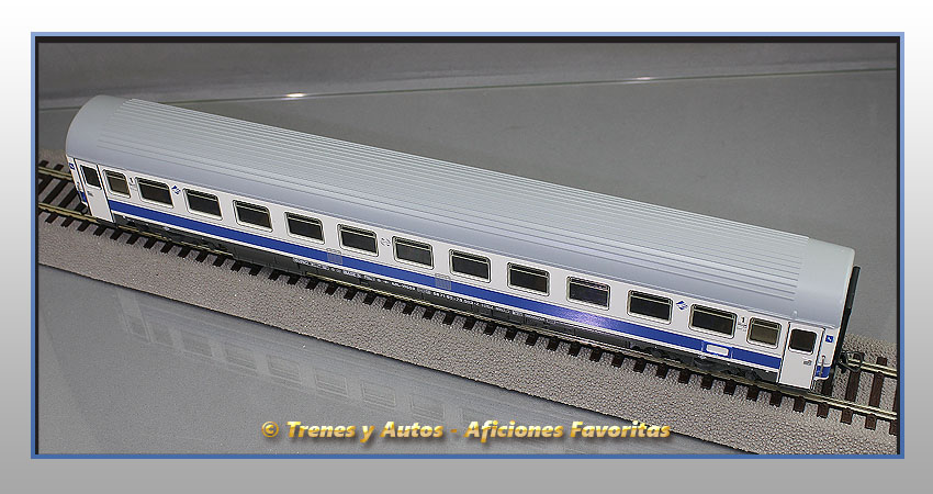 Coche pasajeros Serie 10000 A8lv-10503 "Danone" - Renfe