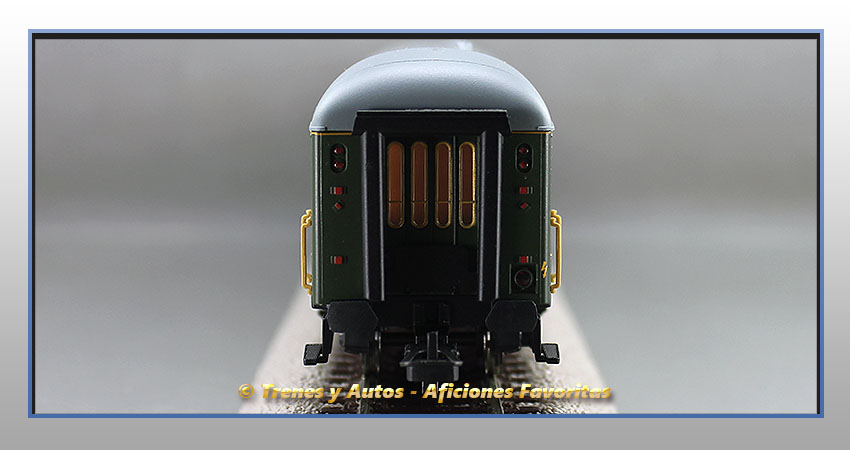 Coche pasajeros Serie 8000 AA-8089 - Renfe