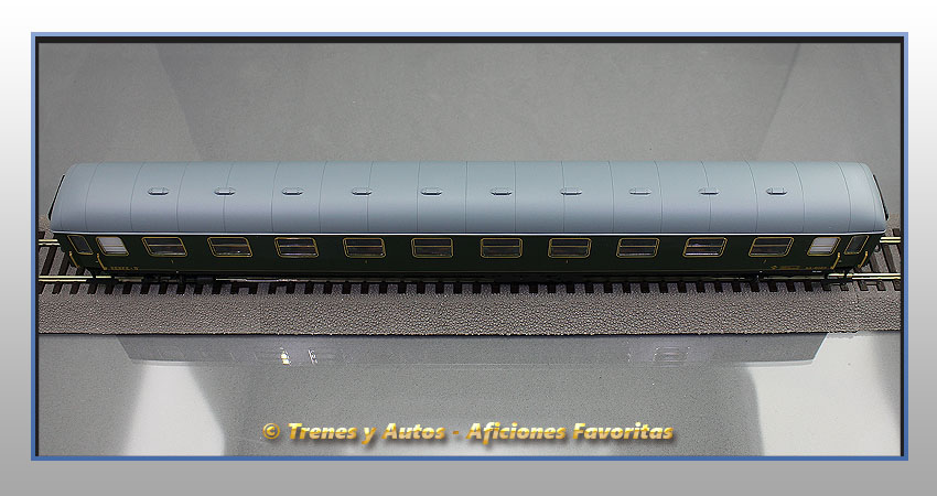 Coche pasajeros Serie 8000 AA-8089 - Renfe