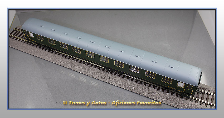Coche pasajeros Serie 8000 AA-8089 - Renfe