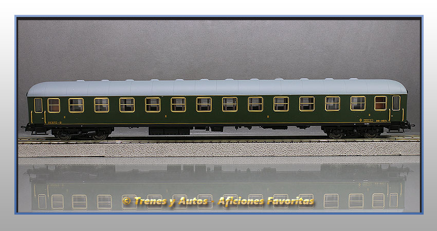 Coche pasajeros Serie 8000 BB-8571 - Renfe