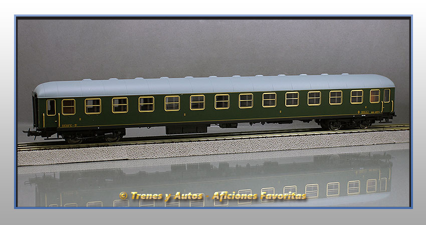 Coche pasajeros Serie 8000 BB-8571 - Renfe