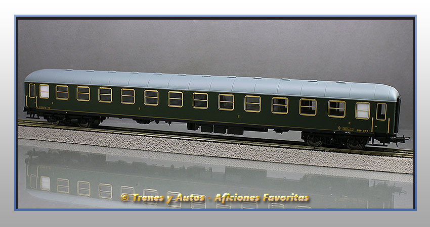 Coche pasajeros Serie 8000 BB-8571 - Renfe