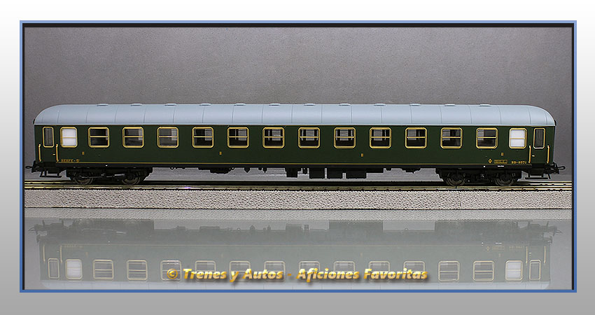 Coche pasajeros Serie 8000 BB-8571 - Renfe