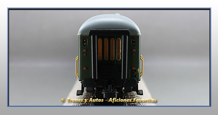 Coche pasajeros Serie 8000 BB-8571 - Renfe
