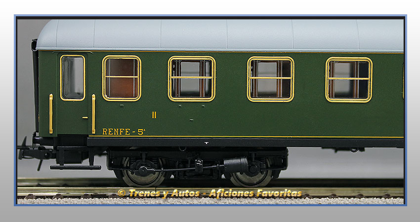Coche pasajeros Serie 8000 BB-8571 - Renfe