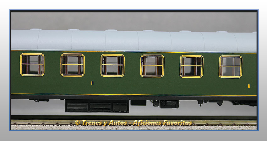 Coche pasajeros Serie 8000 BB-8571 - Renfe