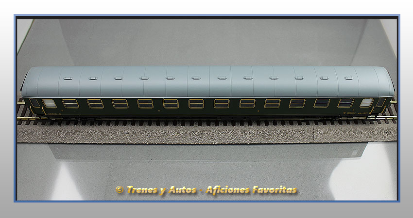 Coche pasajeros Serie 8000 BB-8571 - Renfe