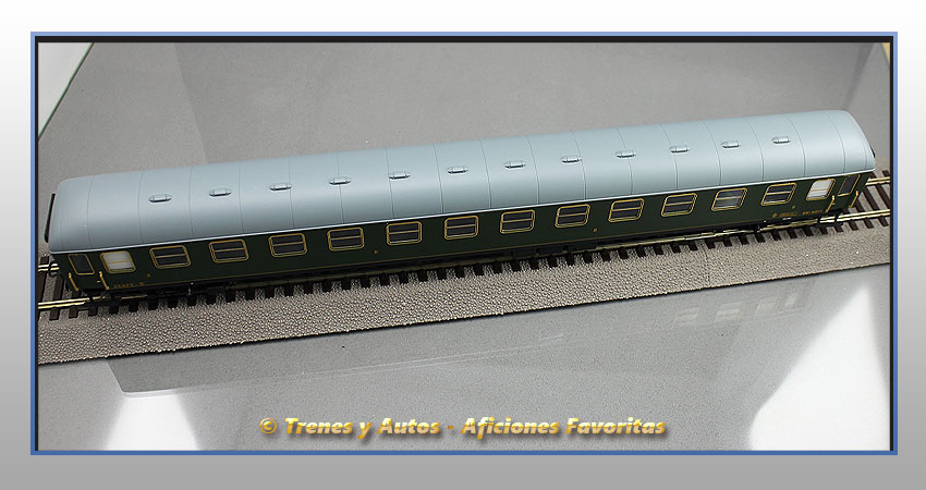 Coche pasajeros Serie 8000 BB-8571 - Renfe