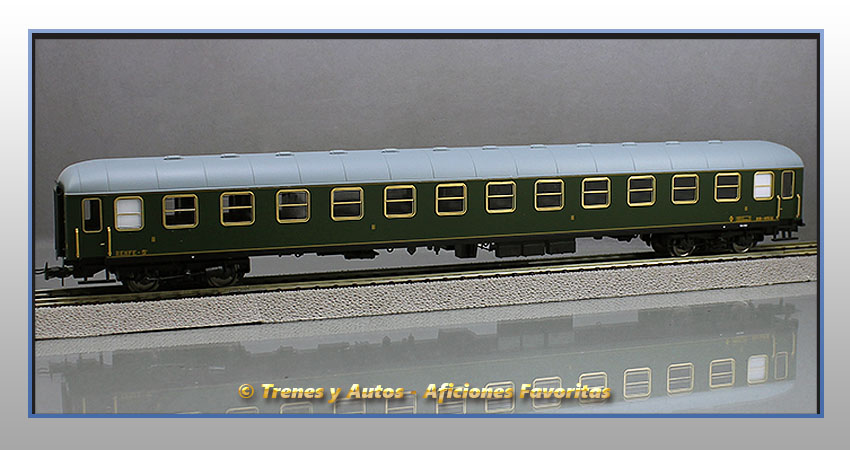 Coche pasajeros Serie 8000 BB-8512 - Renfe