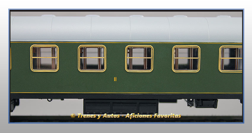 Coche pasajeros Serie 8000 BB-8512 - Renfe