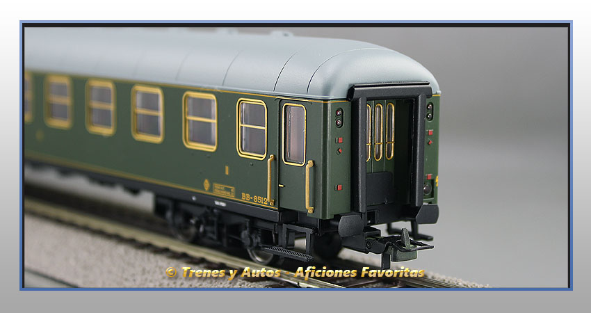 Coche pasajeros Serie 8000 BB-8512 - Renfe
