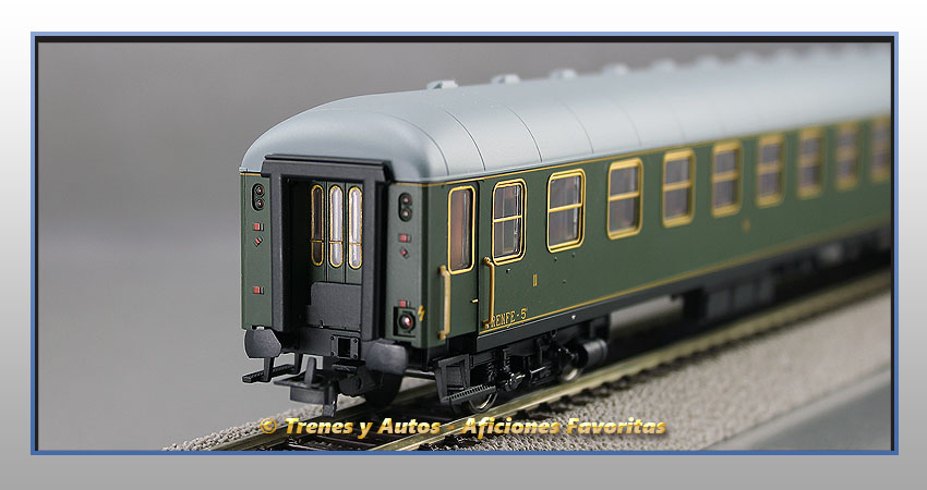Coche pasajeros Serie 8000 BB-8512 - Renfe