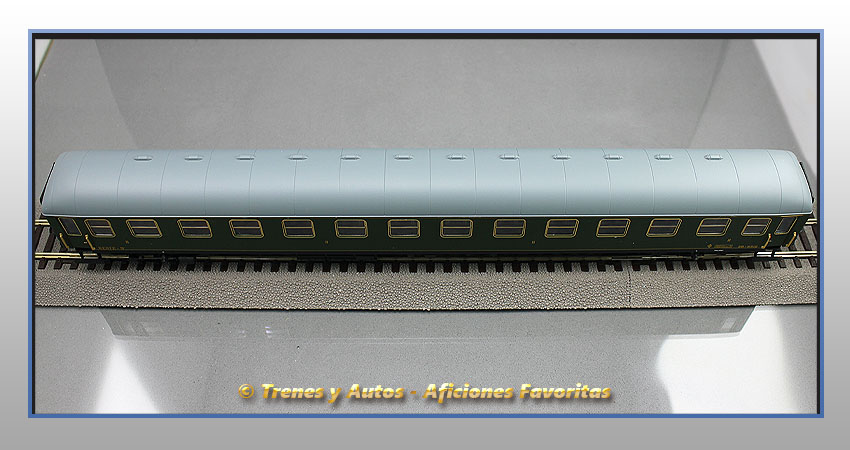 Coche pasajeros Serie 8000 BB-8512 - Renfe